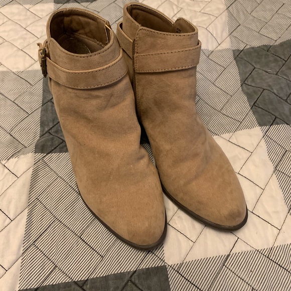 Ankle boots - Picture 1 of 3